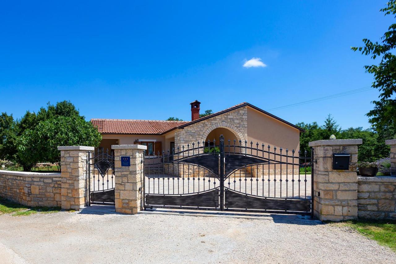 Villa Krizanci Žminj Kültér fotó